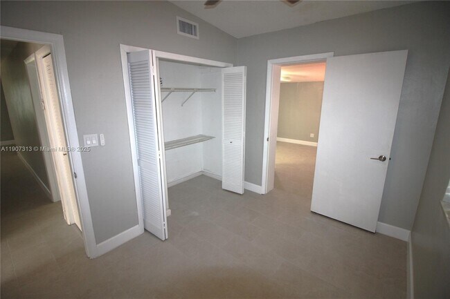 Building Photo - 11031 SW 43rd St