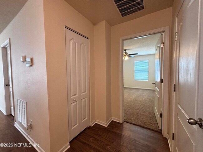 Building Photo - 9086 Tahoe Ln