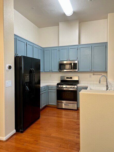 Primary Photo - 2116 Thistle Ct