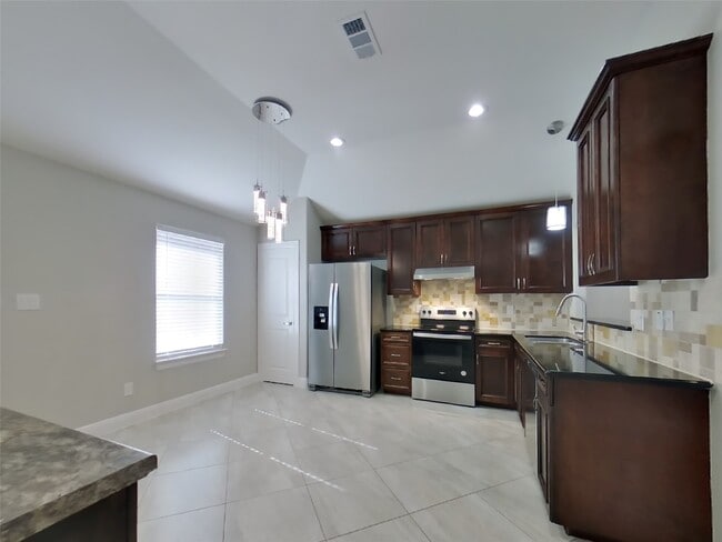 Building Photo - 21646 Punkin St