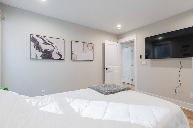 Building Photo - 104 Elohi Ln