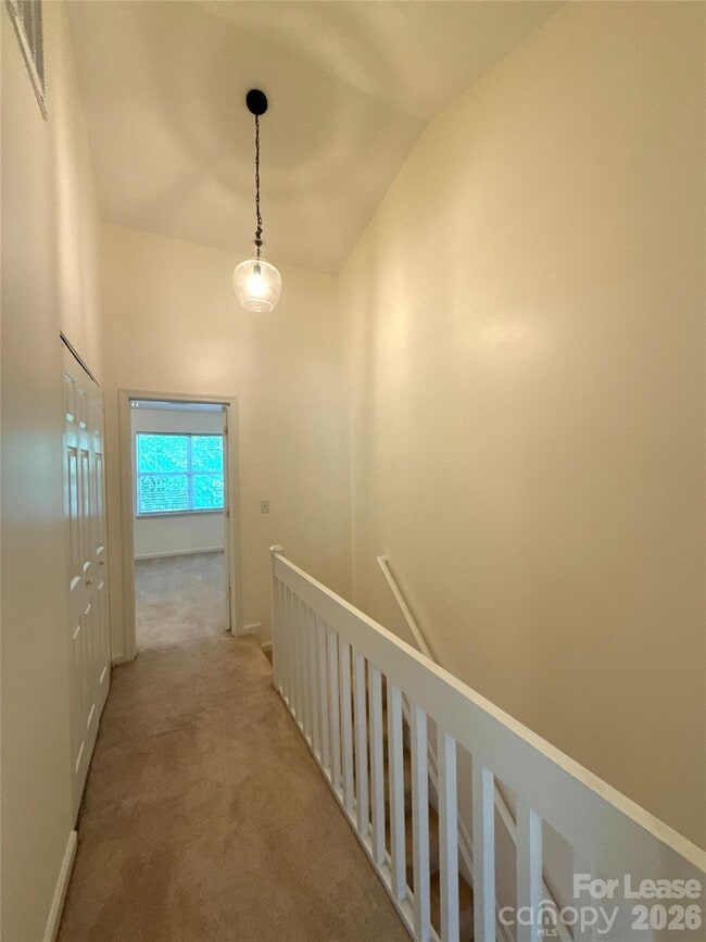 Building Photo - 639 Mountainwater Dr