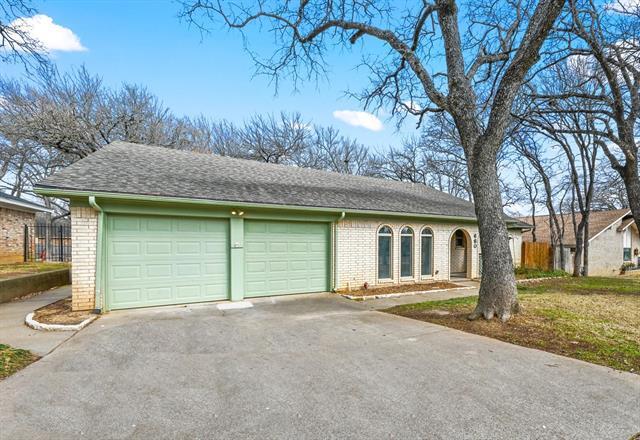Building Photo - 660 Springhill Dr