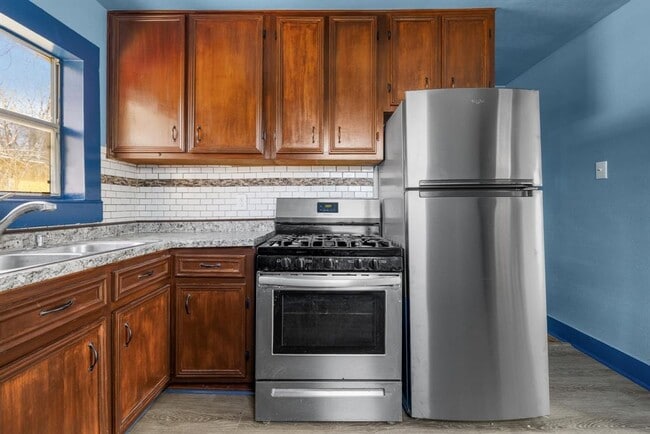 Building Photo - 1181 Graham St