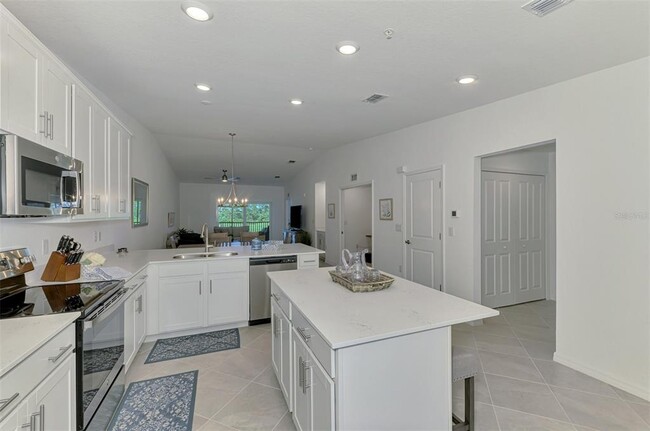 Building Photo - 12470 Wellen Golf St