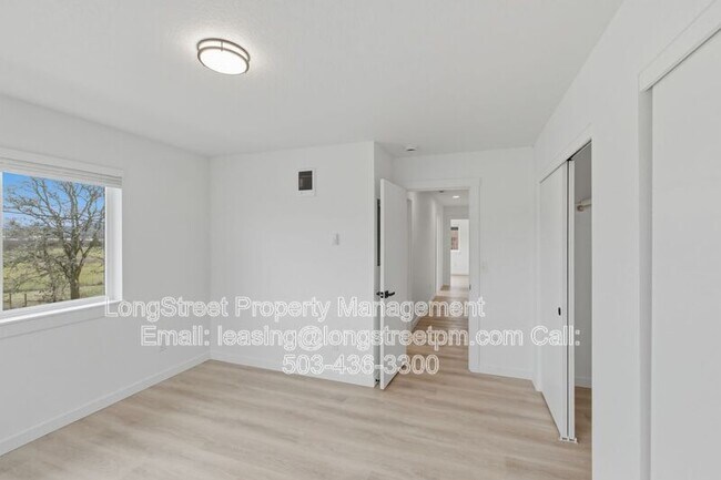 Building Photo - 820 S 19th St