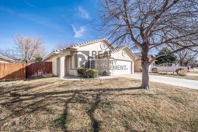 Building Photo - 1014 Pinecrest Dr