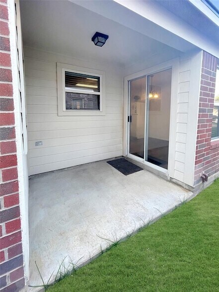 Building Photo - 2715 Yestereve Ct