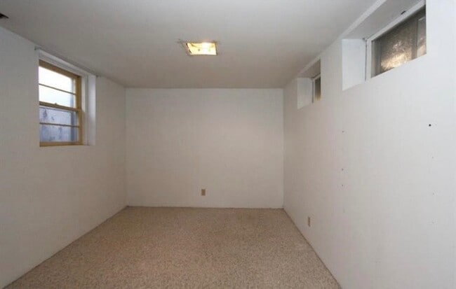 Building Photo - 1610 Burr St