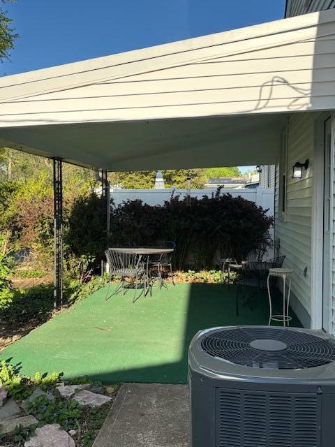 Building Photo - 320 Rosslyn Ave