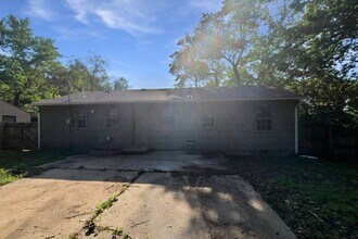 Building Photo - 10014 Hardesty Ave