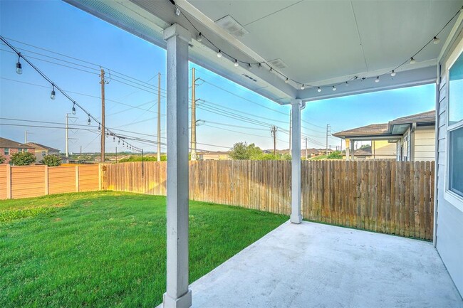 Building Photo - 4613 Tully Dr