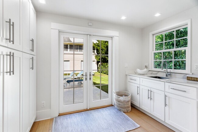 Building Photo - 141 Australian Ave