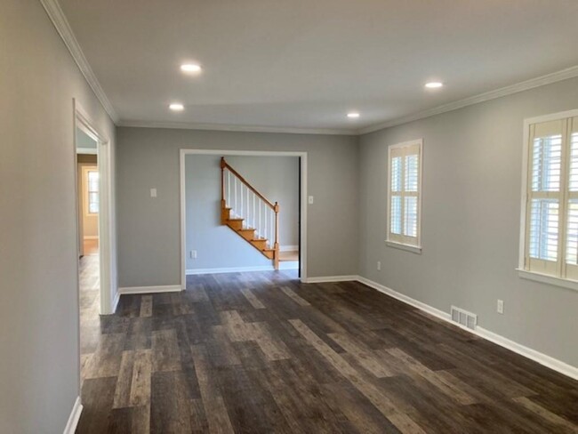Building Photo - 5683 Redding Ave