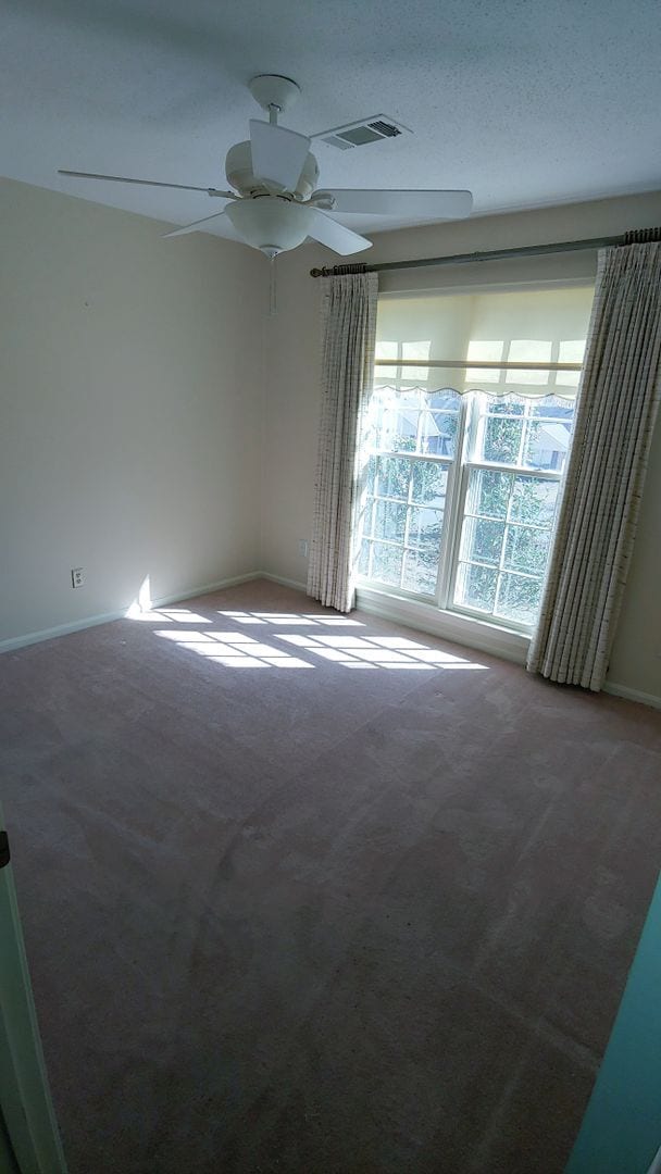 Building Photo - Very Nice 4 Bedroom Home in Woodland Forest