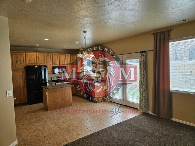 Building Photo - 3 Bd 2.5 Bath Condo 2 Car Garage