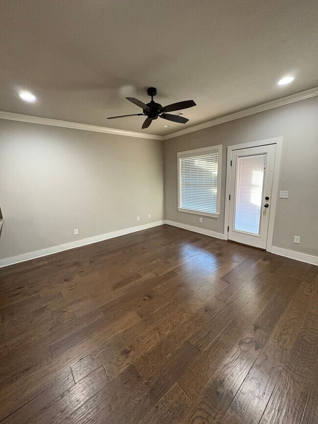 Building Photo - BEAUTIFUL HOME IN GREAT LOCATION!
