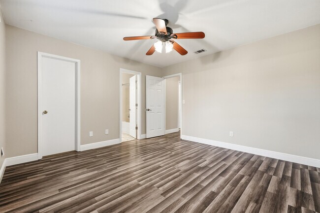 Building Photo - 266 Honeysuckle Way