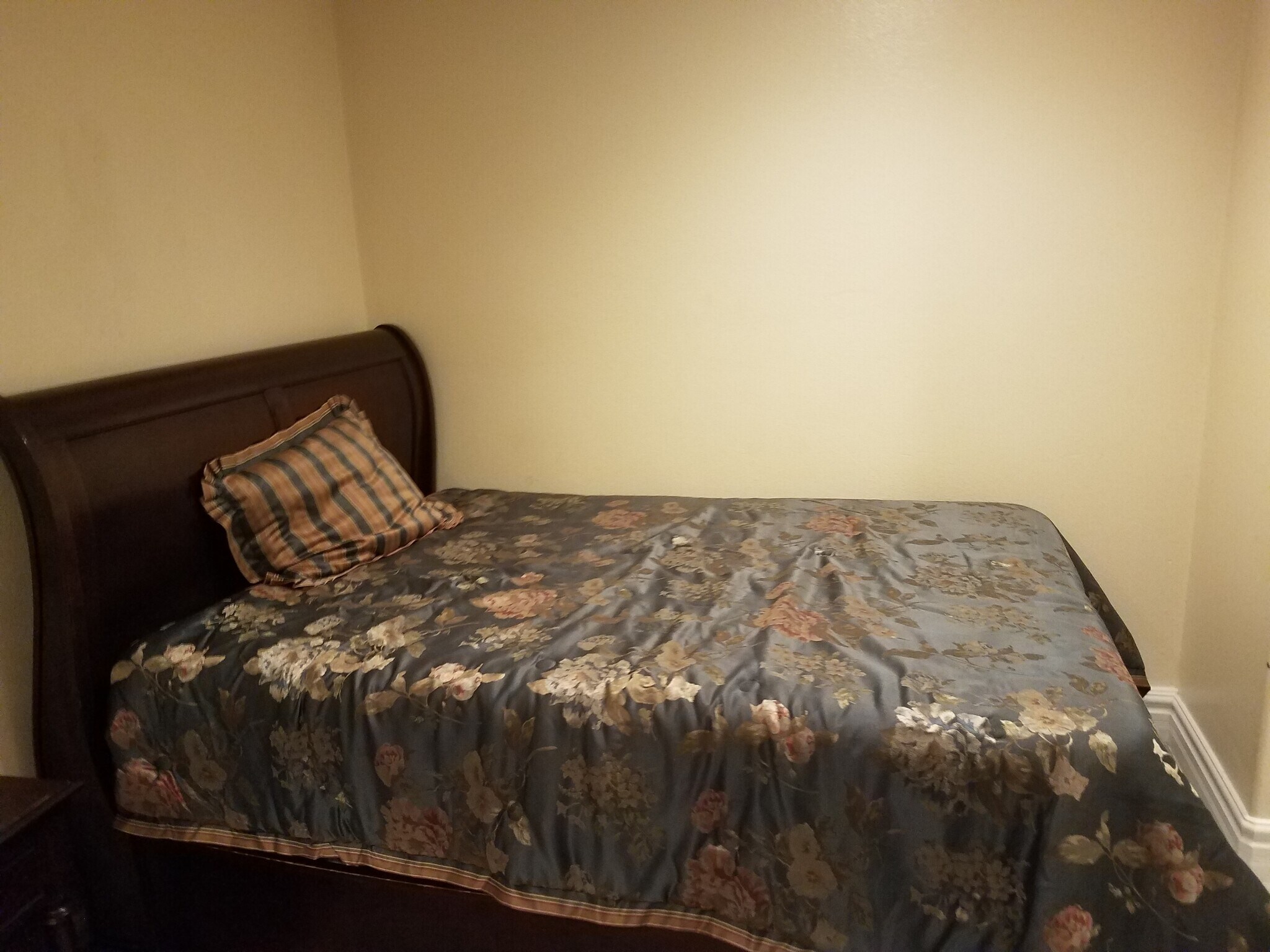 Building Photo - 521 Island Breeze Ln