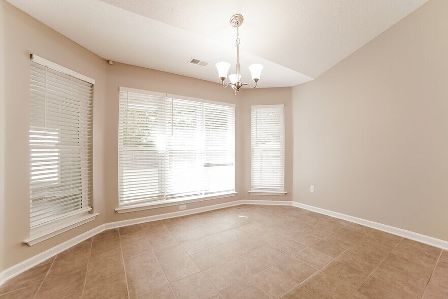 Building Photo - 7089 Willow Point Dr