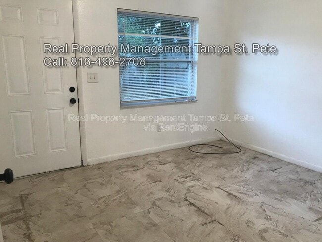 Building Photo - 8404 N Mulberry St