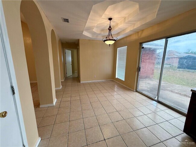 Building Photo - 9 South Dr