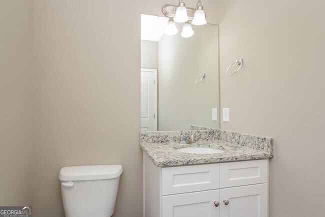 Building Photo - 737 Fieldcrest Dr
