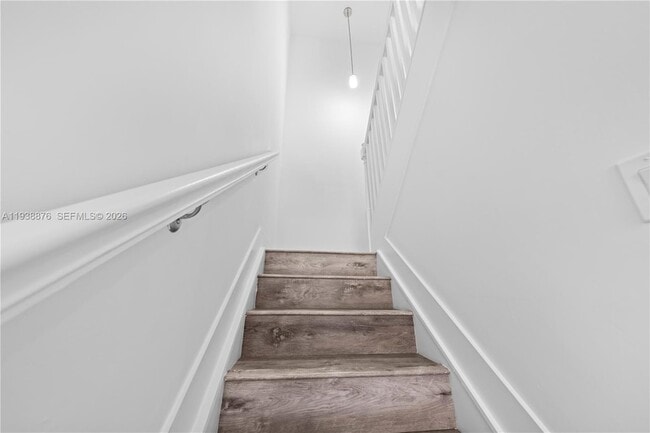 Building Photo - 6141 NW 115th Pl