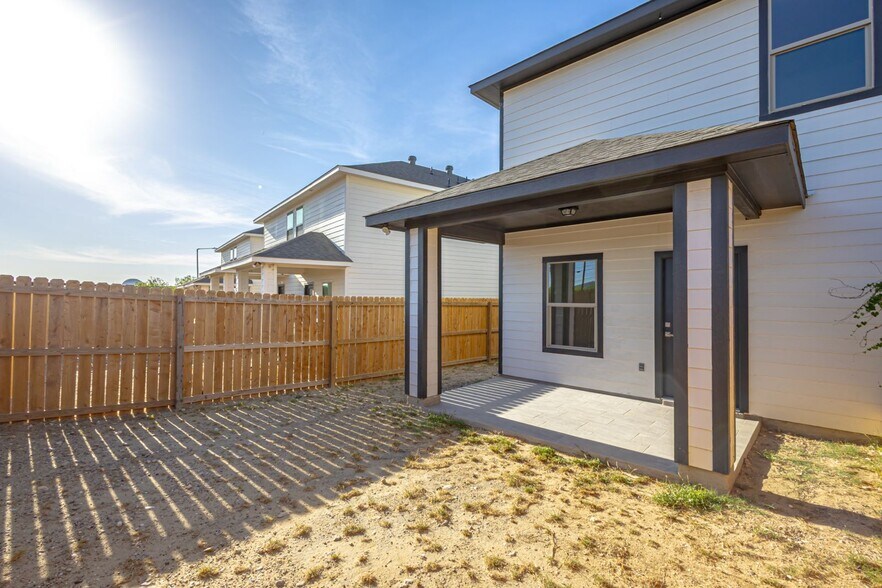 Building Photo - 5902 US-59