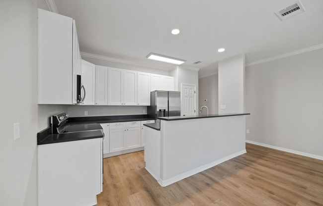 Building Photo - 521 Clearfield Dr