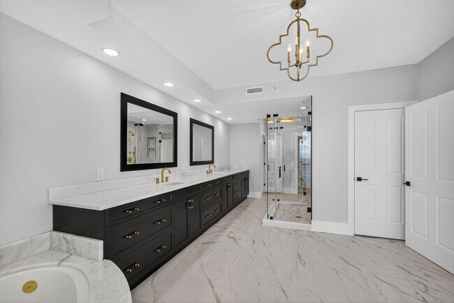 Building Photo - 5150 N Ocean Dr