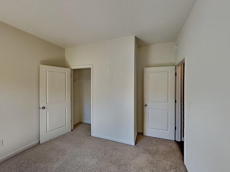 Building Photo - 39 Empire Ln