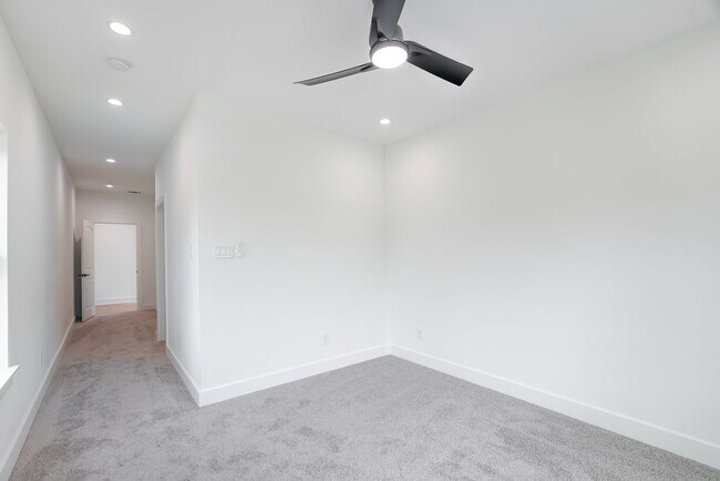 Building Photo - 7903 Sunnyhill St