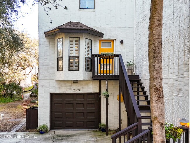 Building Photo - 2009 Seminole Rd