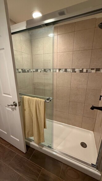 Building Photo - 7415 Fountain Head Dr