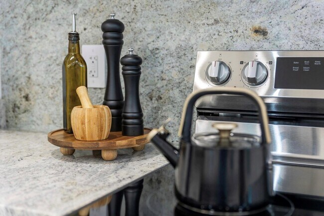 Building Photo - 518 Clinton St