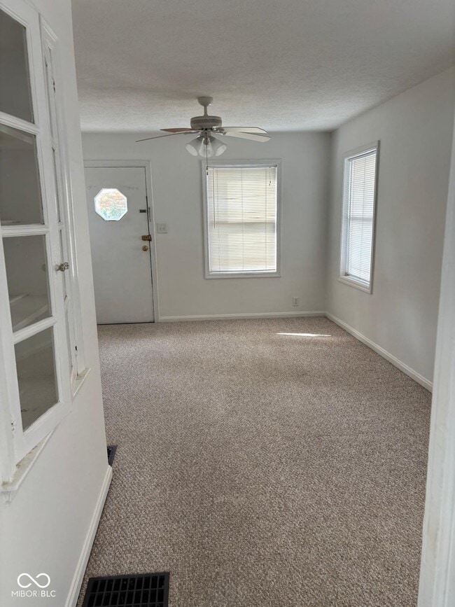 Building Photo - 4021 Clarendon Rd