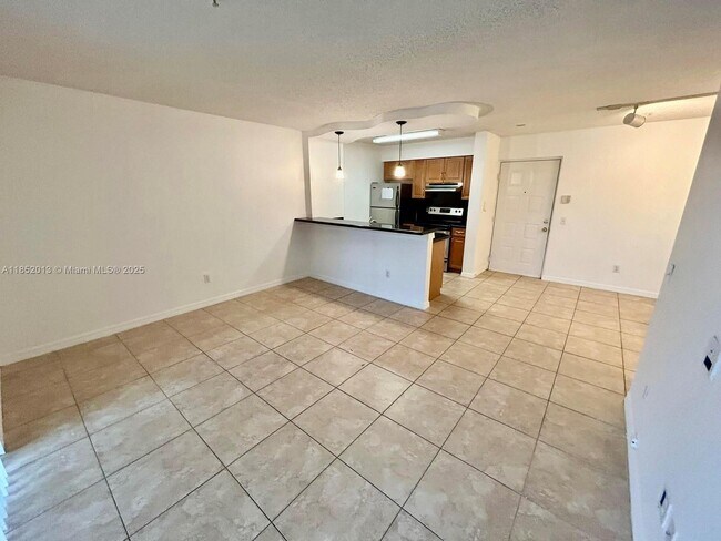 Building Photo - 420 S Park Rd
