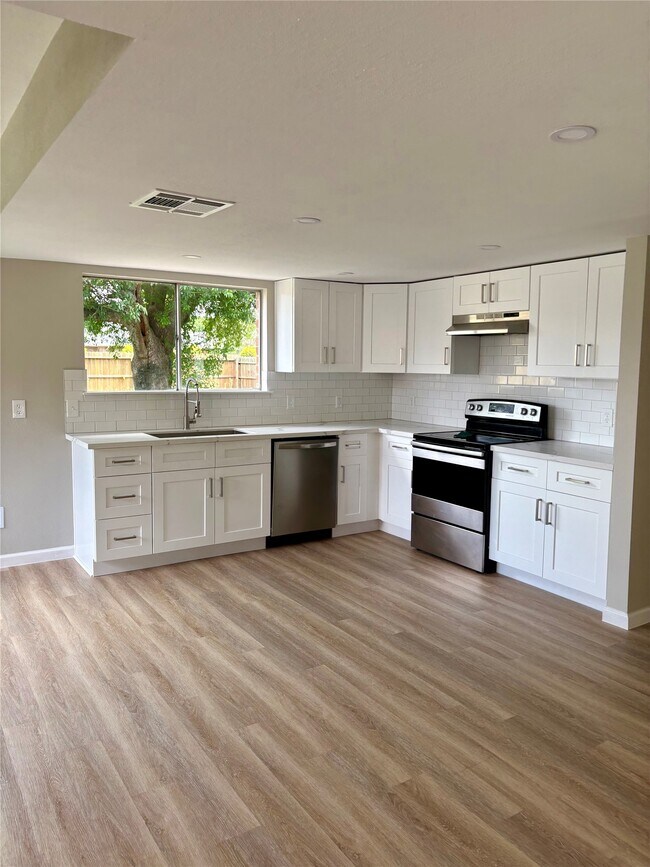 Building Photo - 17023 Quail Bend Dr