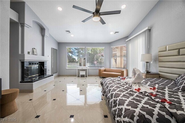 Building Photo - 1400 Castle Crest Dr