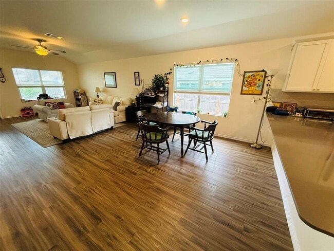 Building Photo - 5612 Bellissima Way