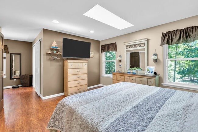 Building Photo - Private Cul-de-Sac Living: 4BR Home with Pool & Geothermal HVAC