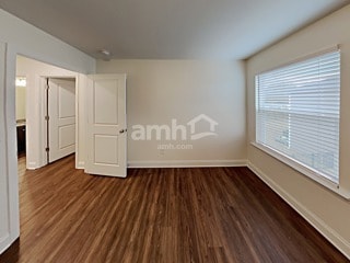 Building Photo - 217 Lake Vista Dr