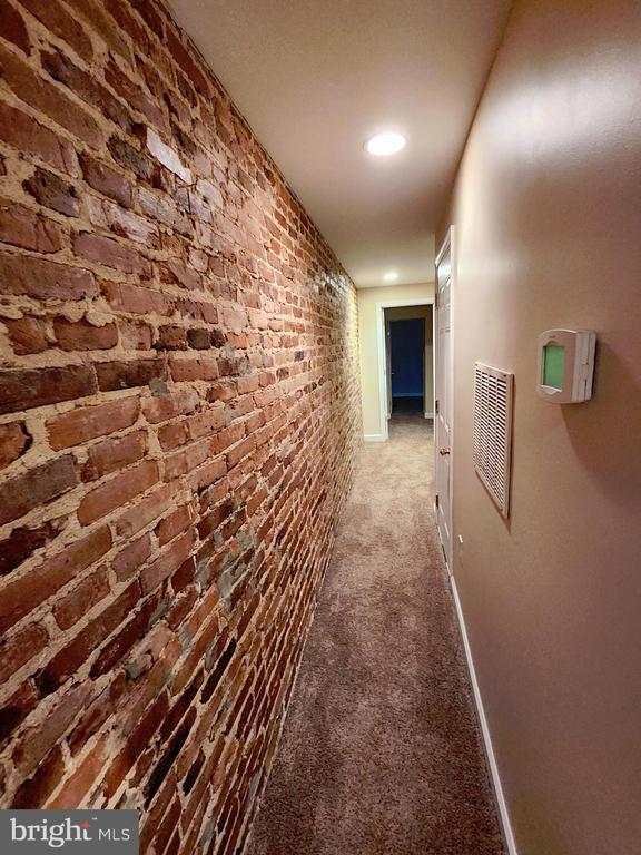 Building Photo - 201 S Ellwood Ave