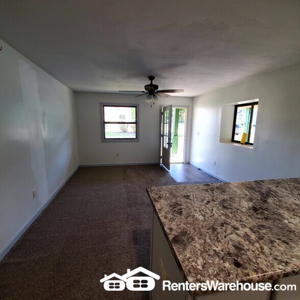 Building Photo - 224 N Nicollet St