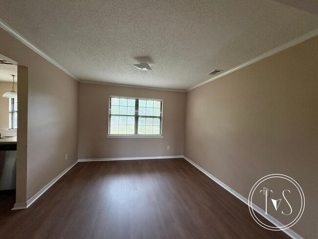 Building Photo - FALL MOVE-IN SPECIAL: 50% OFF 1st MONTH'S ...