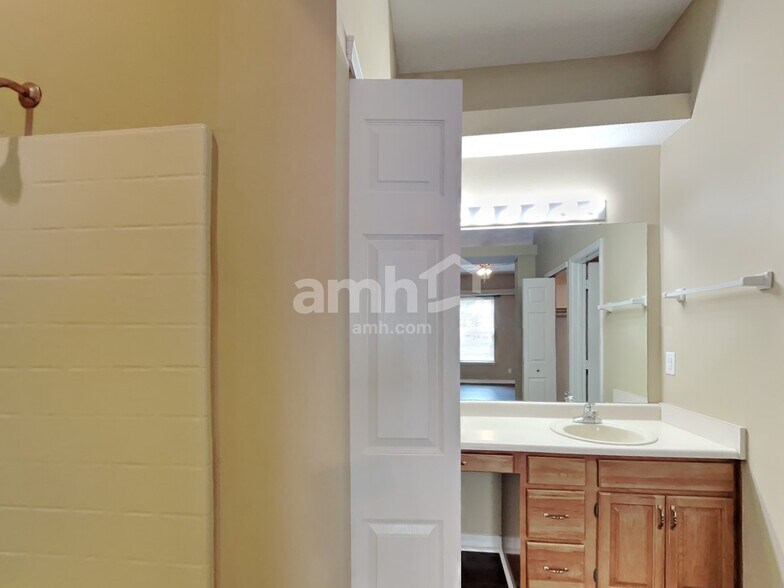 Building Photo - 12985 Sweet Briar Pky