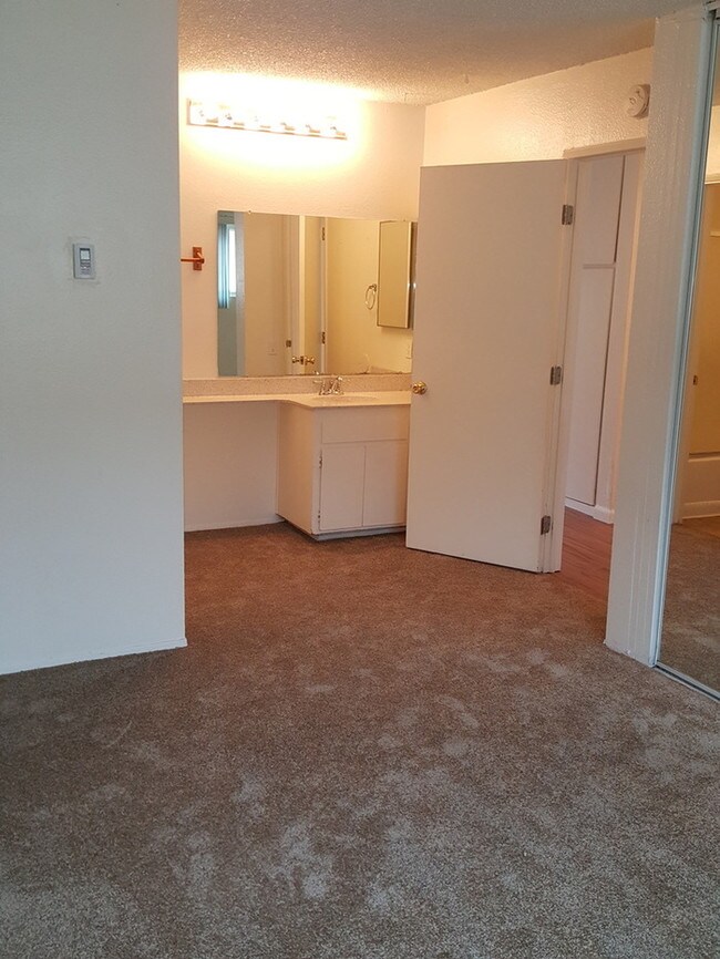 Building Photo - 4376 Rosebud Ln