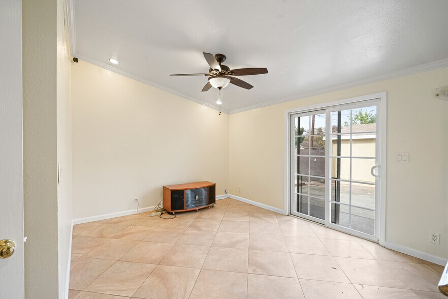 Dining Area - 22321 Hartland St