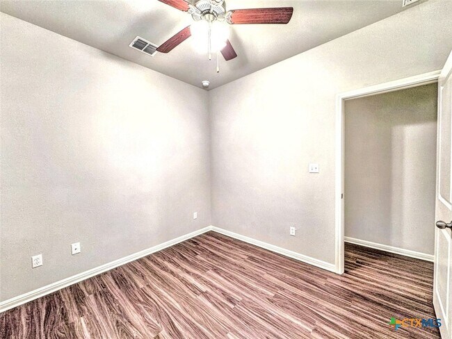 Building Photo - 152 Witchhazel Way